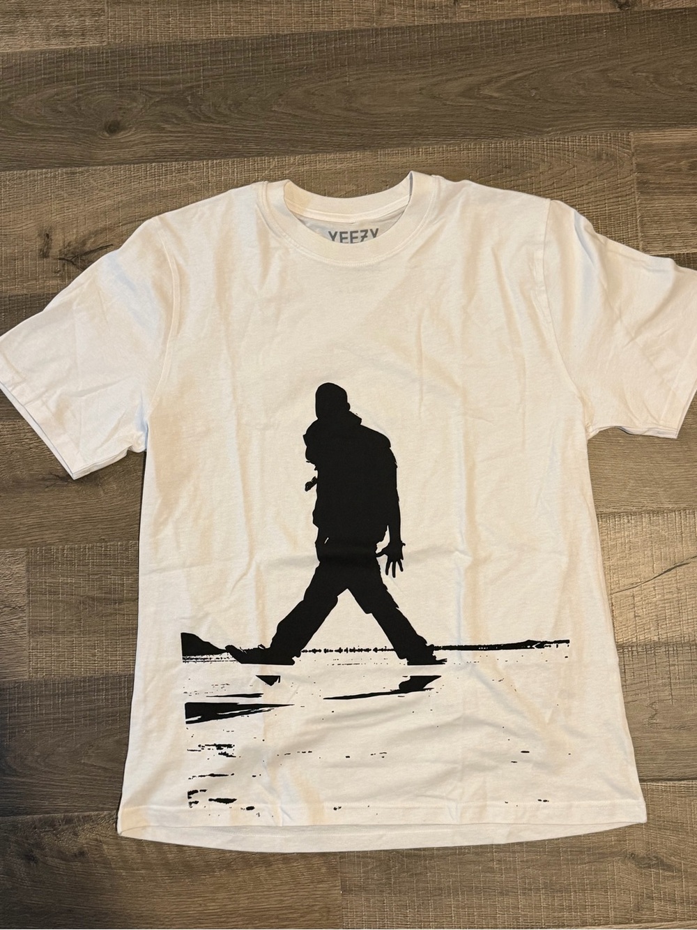 🚶♂️ YEEZY KANYE WEST SILHOUETTE GRAPHIC TEE 🚶♂️